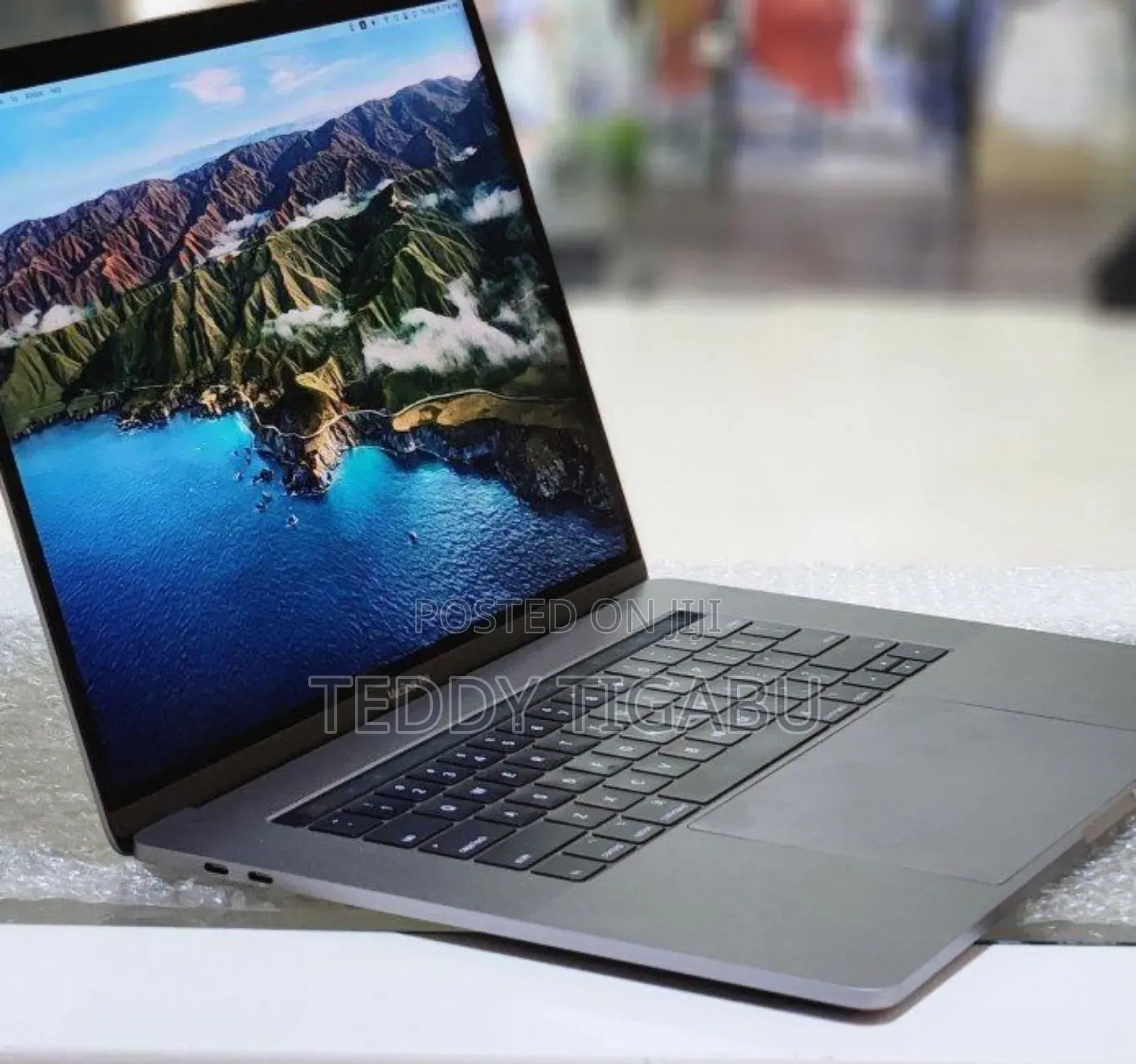 New Laptop Apple MacBook Pro 2017 16GB Intel Core I7 SSD 512GB