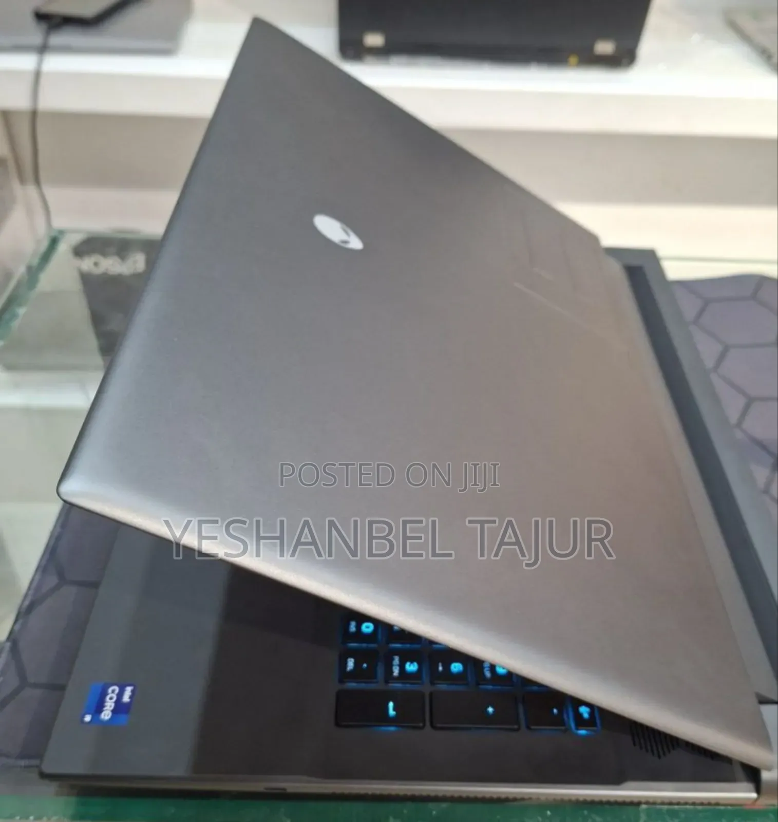 New Laptop Alienware M17x R2 32GB Intel Core I9 SSD 1T