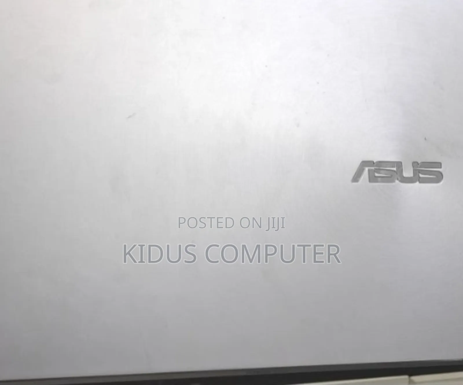 New Laptop Asus 8GB AMD Ryzen 5 SSD 512GB