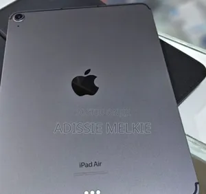 New Laptop Apple MacBook Pro M1 8GB Intel Core i7 SSD 32GB