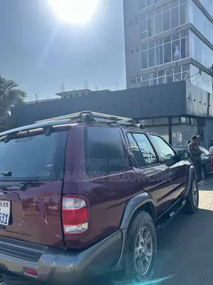 Photo - Nissan Pathfinder 1999 Burgundy