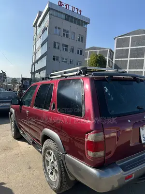 Nissan Pathfinder 1999 Burgundy