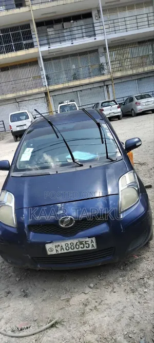 Photo - Toyota Yaris
