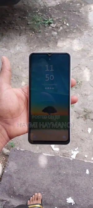 Photo - Samsung Galaxy A13 64 GB White