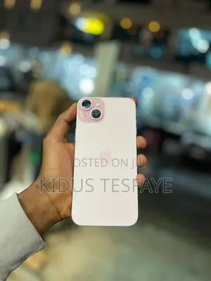 Photo - Apple iPhone 15 Plus 128 GB Pink