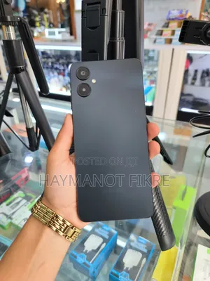 Photo - New Samsung Galaxy A06 128 GB Black