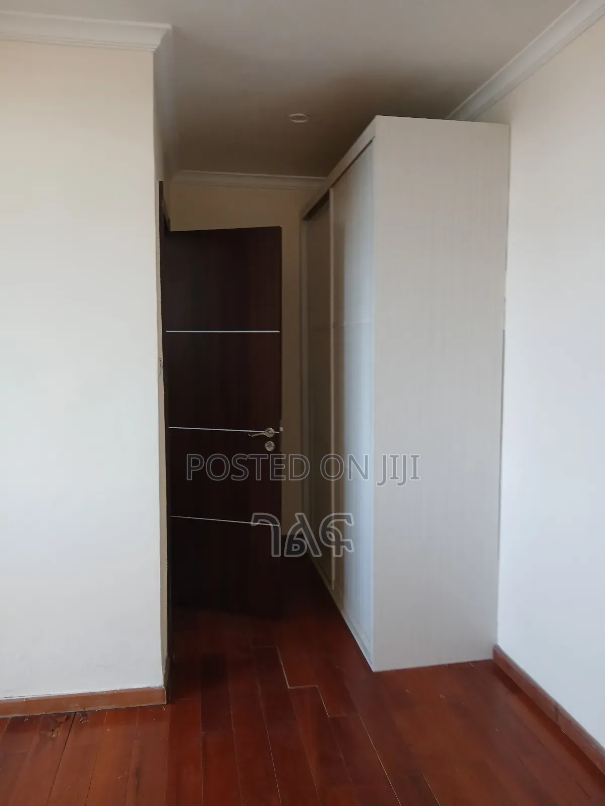 2bdrm Apartment in ቦሌ አትላስ ኖህ ሪልስቴት ግቢ, Bole for sale