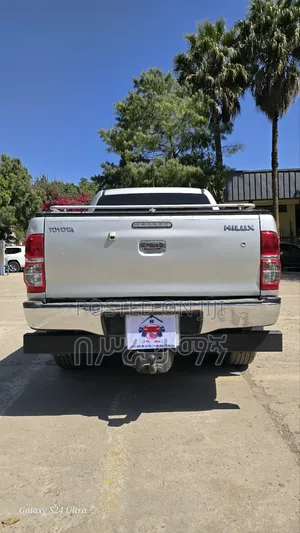Toyota Hilux 2014 Silver