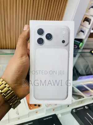 Photo - New Apple iPhone 17 Pro Max 256 GB Silver