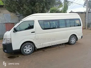 Photo - Toyota HiAce 2015 White
