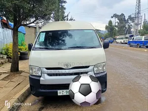 Toyota HiAce 2015 White