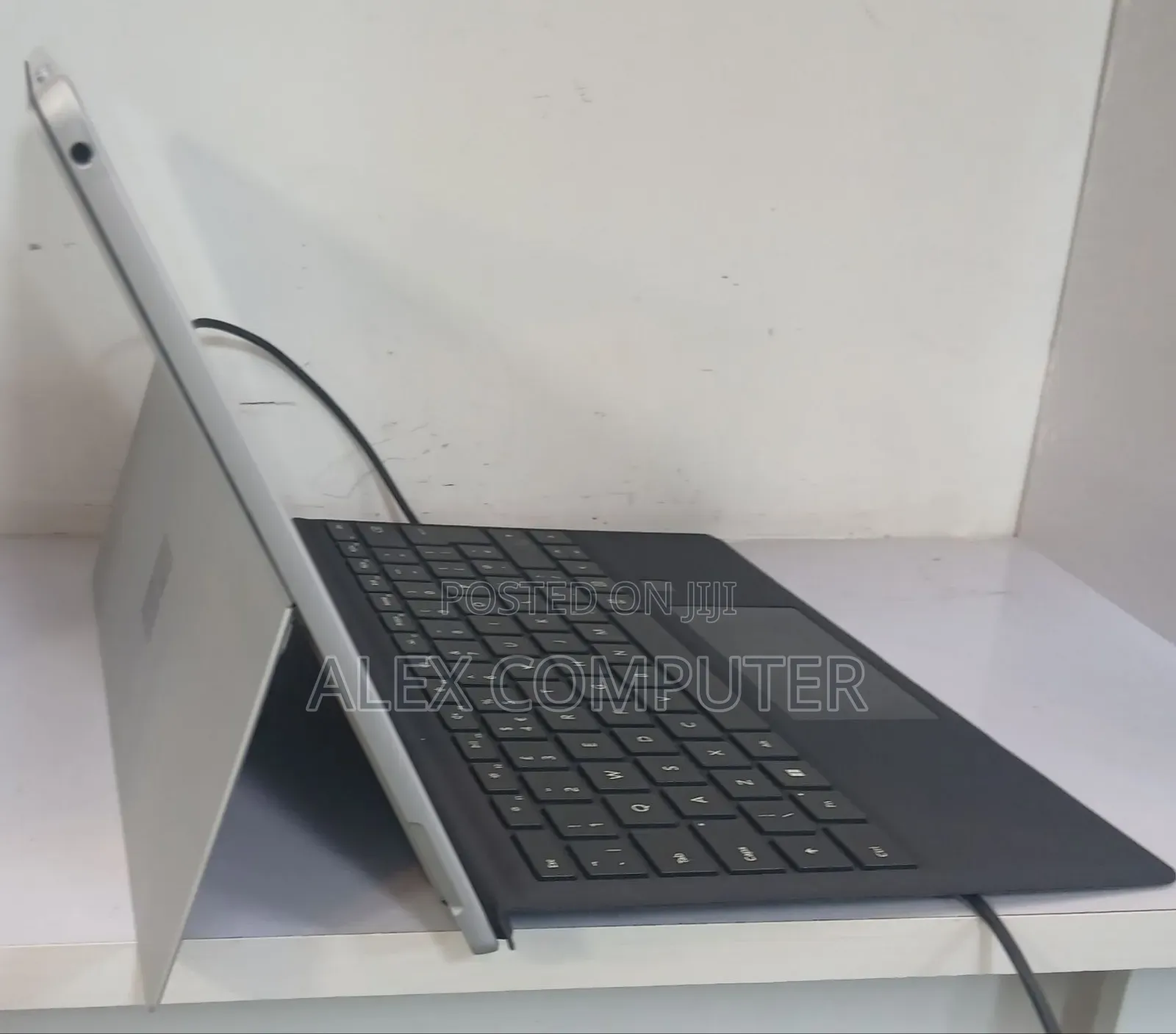 New Laptop Microsoft Surface Pro 7 16GB Intel Core I5 SSD 256GB