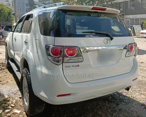 Toyota Fortuner 2.4 D RWD 2015 White