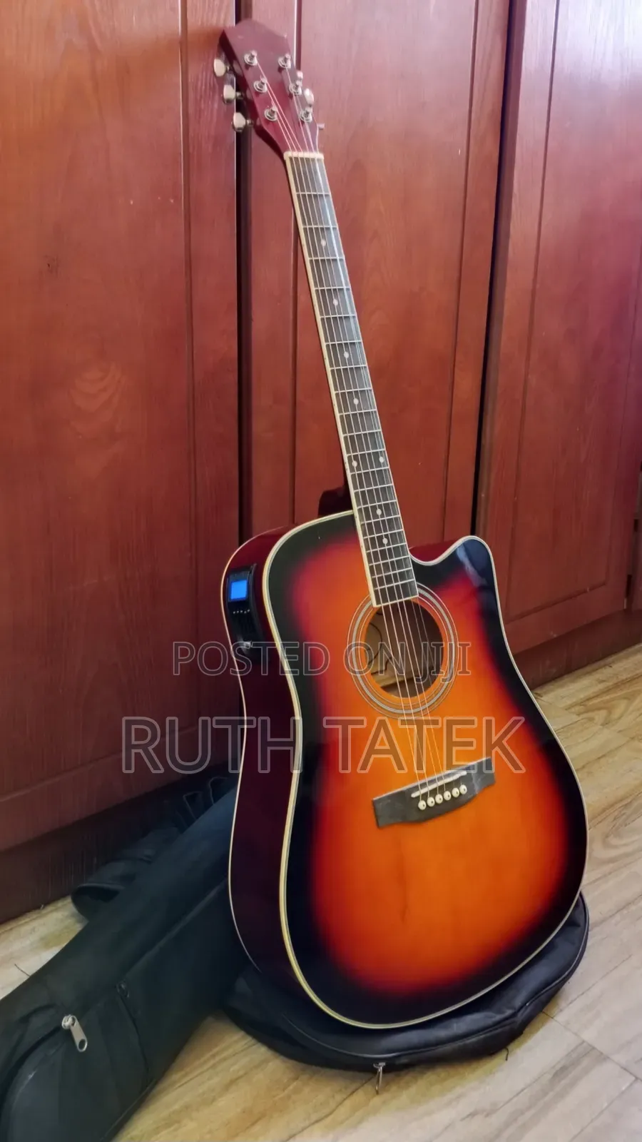 Yamaha F340 Semi Acoustic Guitar