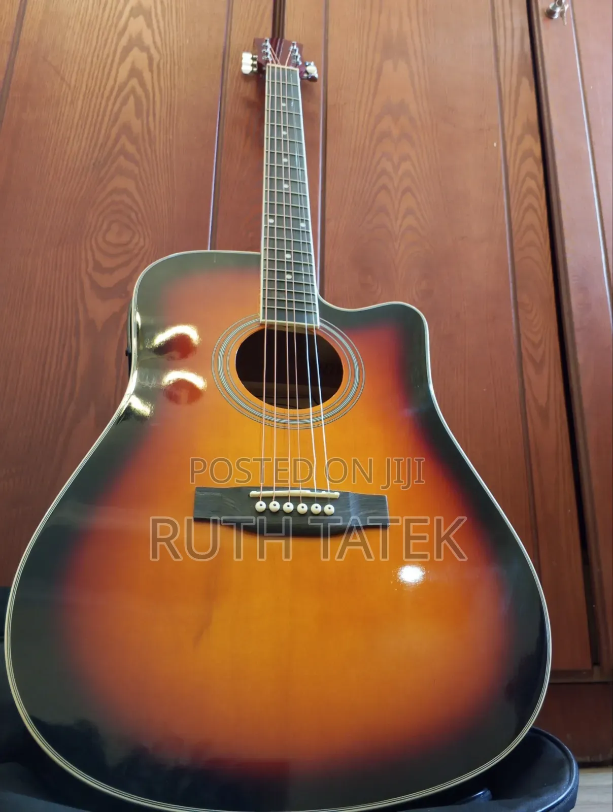 Yamaha F340 Semi Acoustic Guitar
