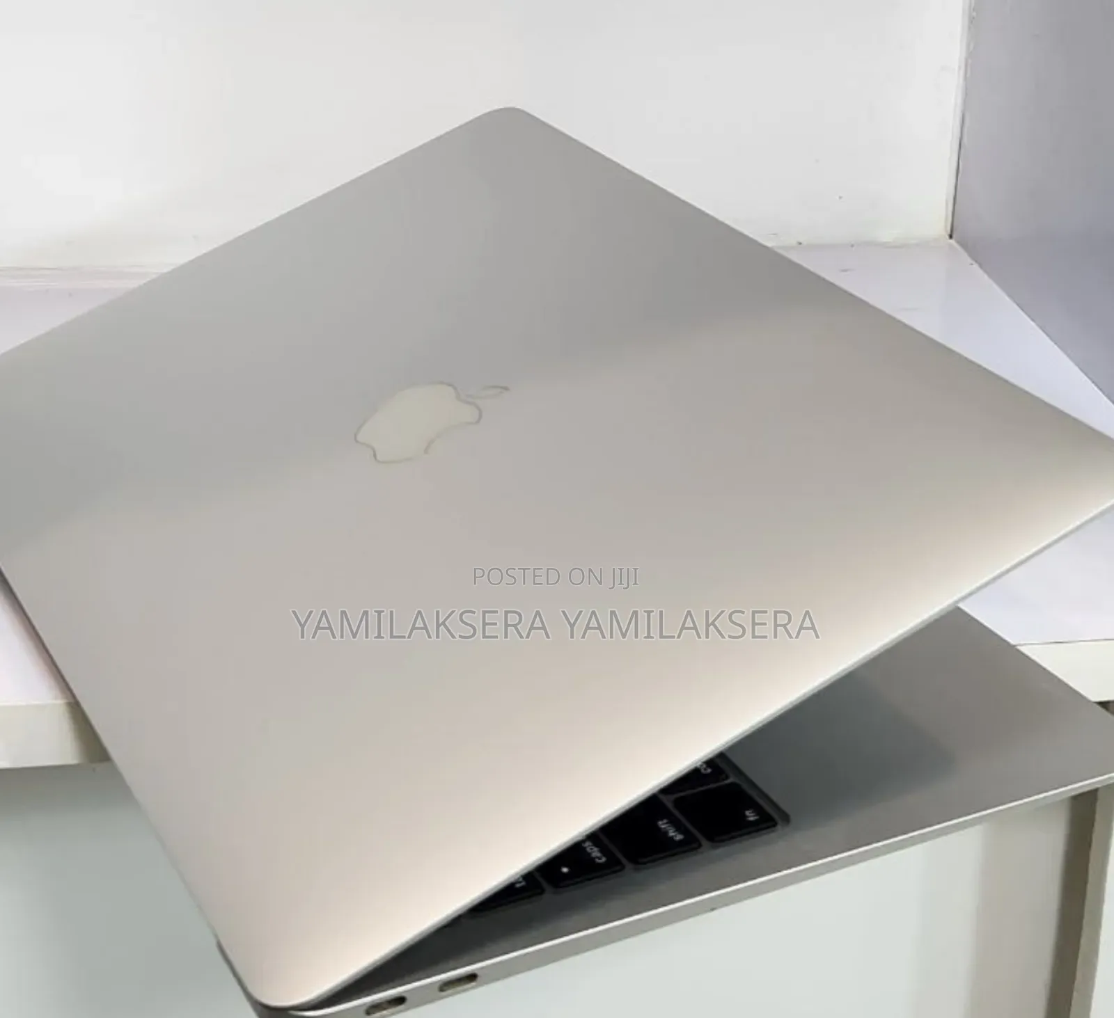 New Laptop Apple MacBook Air 2020 M1 8GB Intel Core i3 SSD 256GB