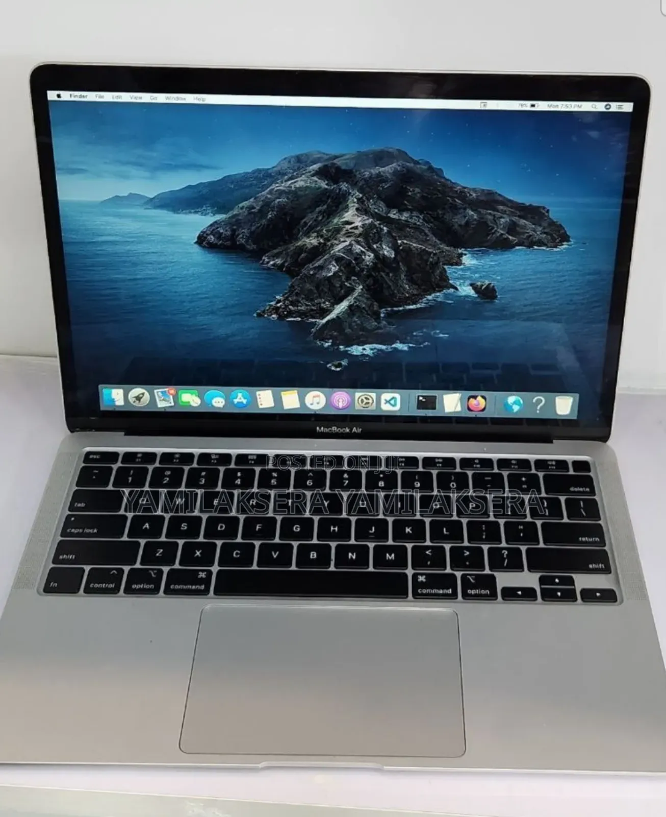 New Laptop Apple MacBook Air 2020 M1 8GB Intel Core i3 SSD 256GB