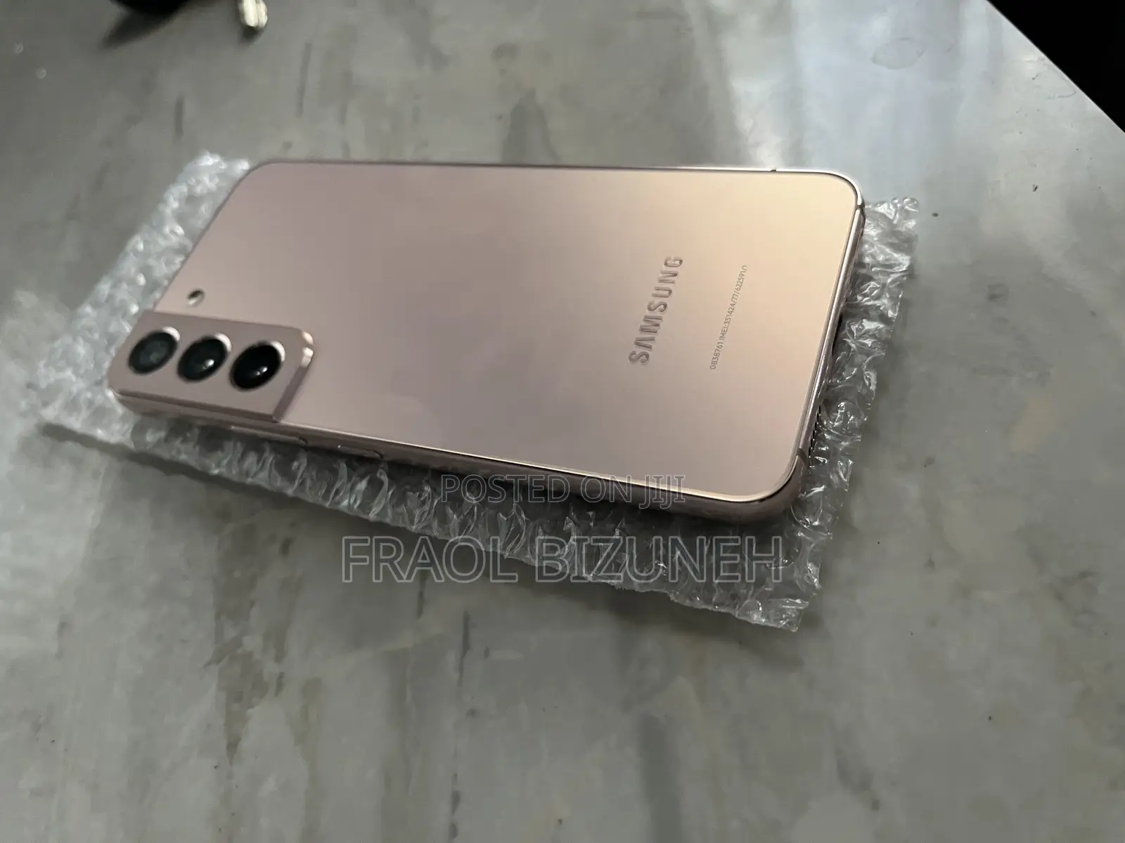 New Samsung Galaxy S22 5G 256 GB Gold