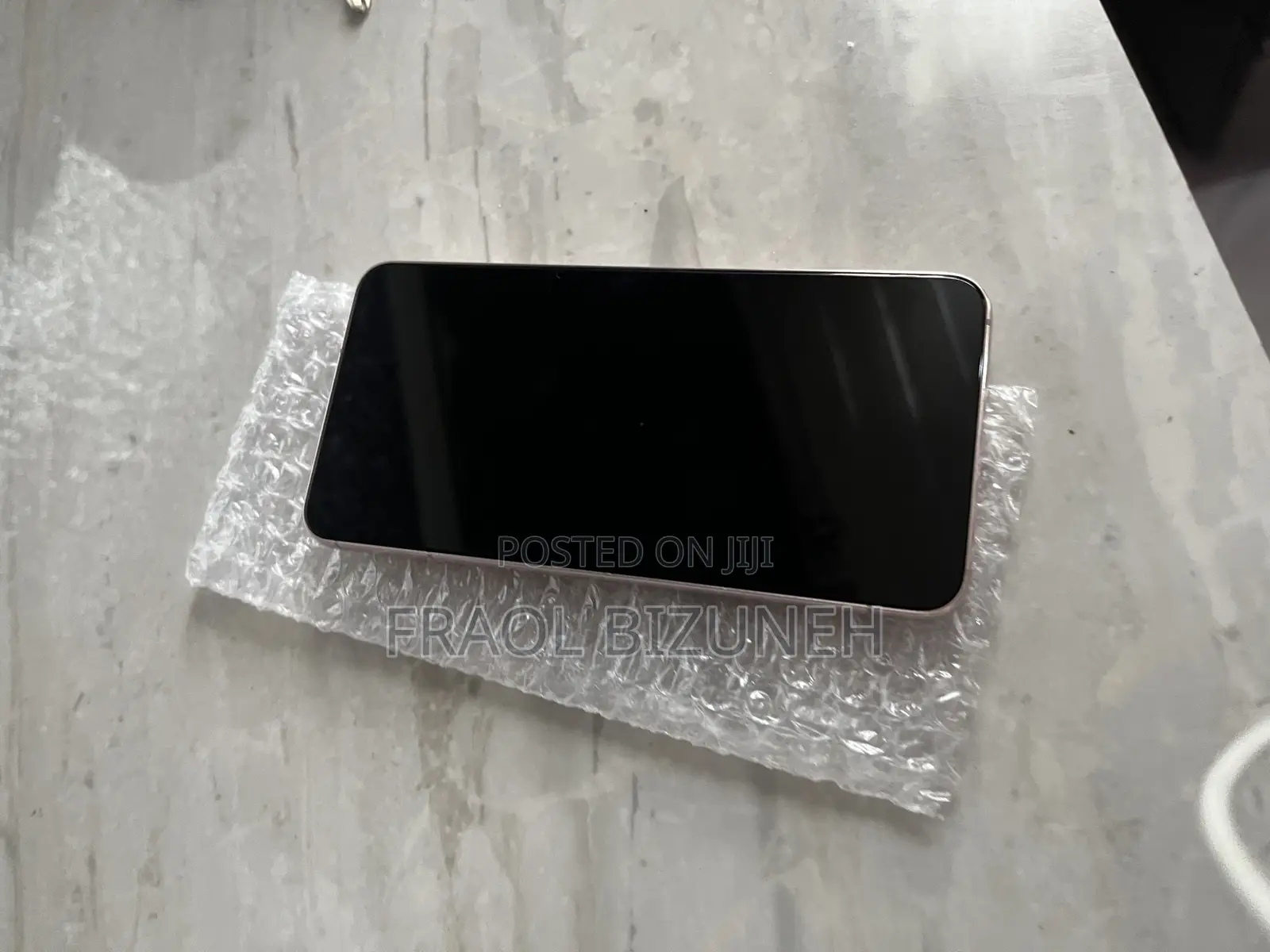 New Samsung Galaxy S22 5G 256 GB Gold