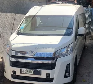 Photo - Toyota HiAce 2020 White