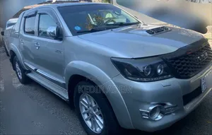 Toyota Hilux 2014 Silver