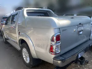 Toyota Hilux 2014 Silver