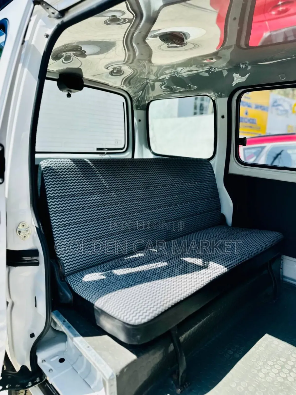 Suzuki Eeco 2024 White