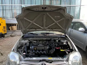 Toyota Corolla 2004 Silver