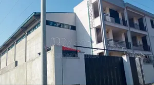 ለሽያጭ የወጣ መጋዘን