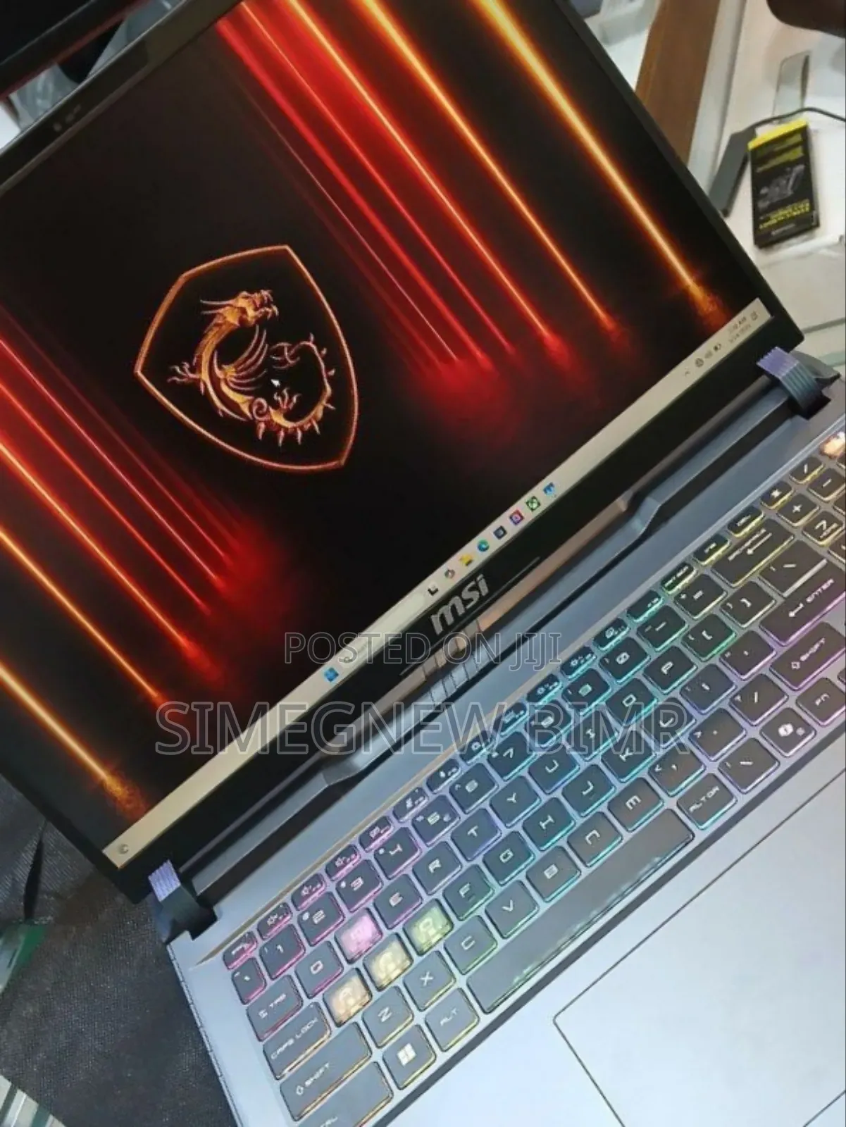 New Laptop MSI Vector 16 HX AI A2XWIG 16GB Intel Core Ultra 7 SSD 1T