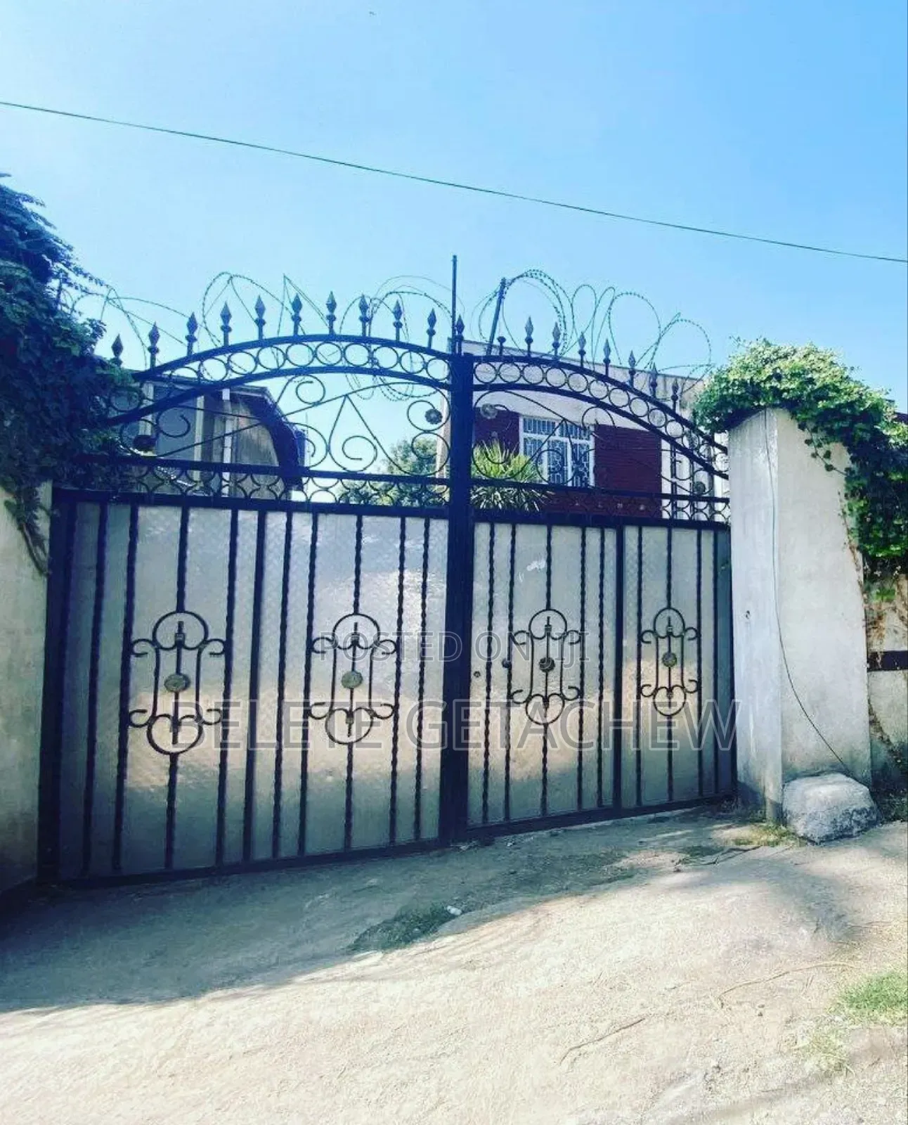 5bdrm House in Old Airport, G+1, Nifas Silk-Lafto for sale