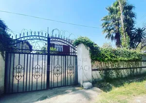 5bdrm House in Old Airport, G+1, Nifas Silk-Lafto for sale