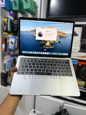 Photo - Laptop Apple MacBook Pro 2017 8GB Intel Core I5 SSD 256GB