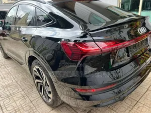 New Audi Q8 e-tron Premium 2024 Black