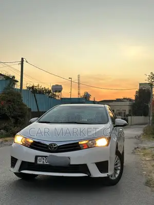 Toyota Corolla LE Eco 4dr Sedan (1.8L 4cyl CVT) 2016 White
