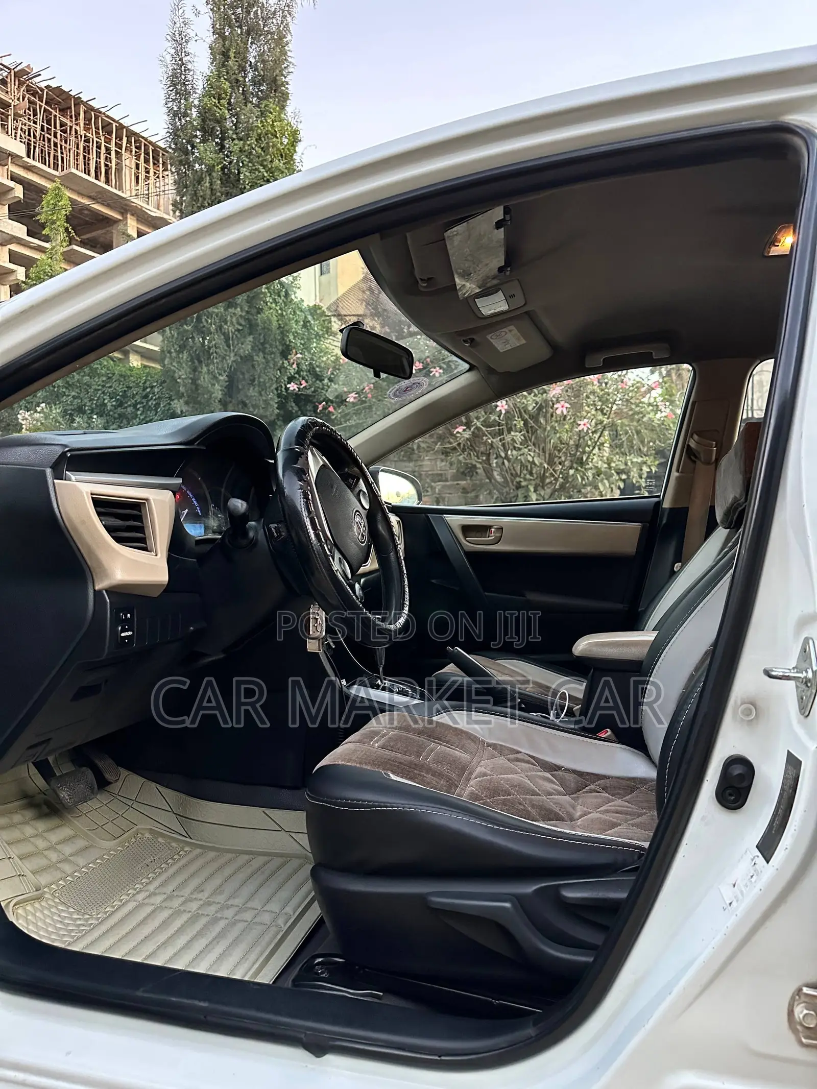 Toyota Corolla LE Eco 4dr Sedan (1.8L 4cyl CVT) 2016 White