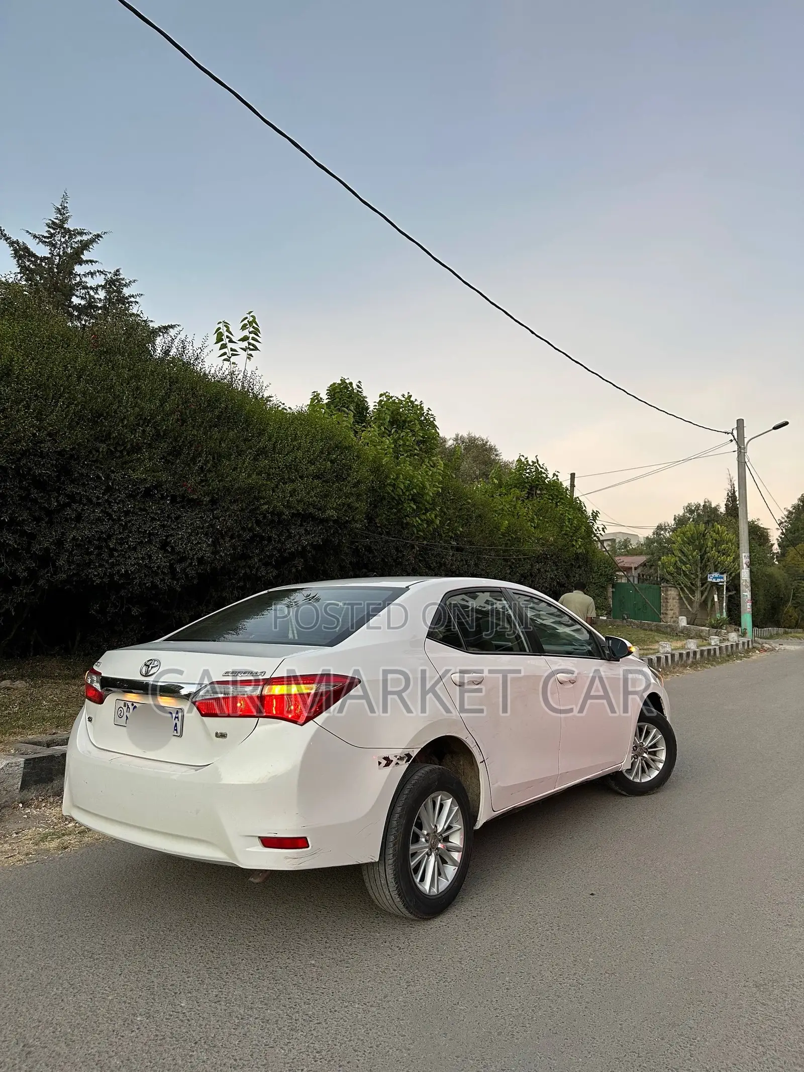 Toyota Corolla LE Eco 4dr Sedan (1.8L 4cyl CVT) 2016 White