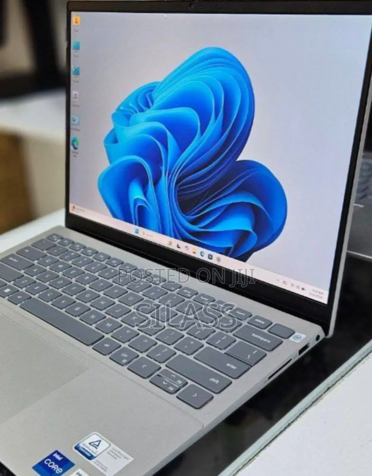 New Laptop Dell Inspiron 15 16GB Intel Core I7 SSD 512GB