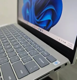 New Laptop Dell Inspiron 15 16GB Intel Core I7 SSD 512GB
