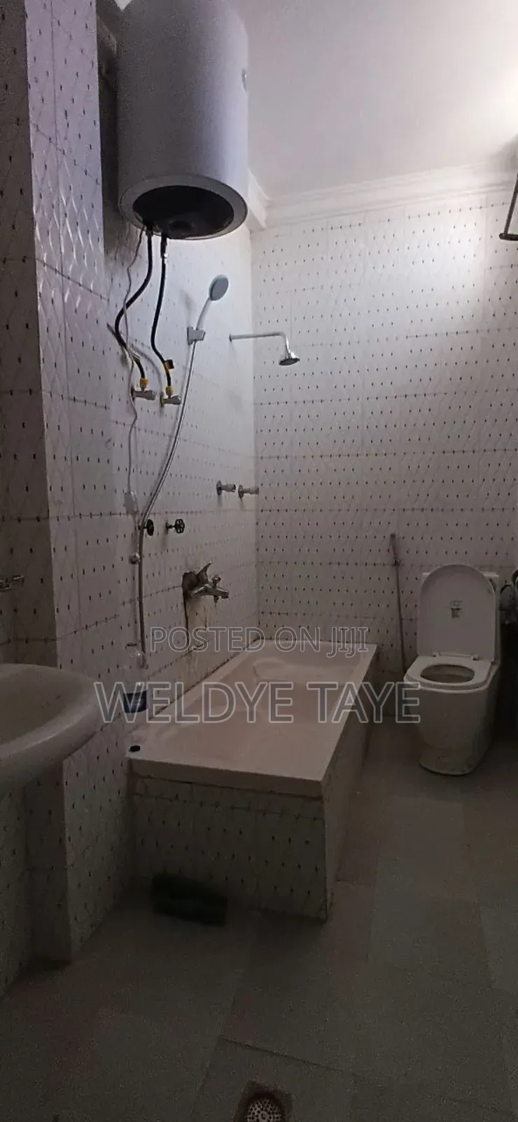 Furnished 4bdrm House in Yeka for sale