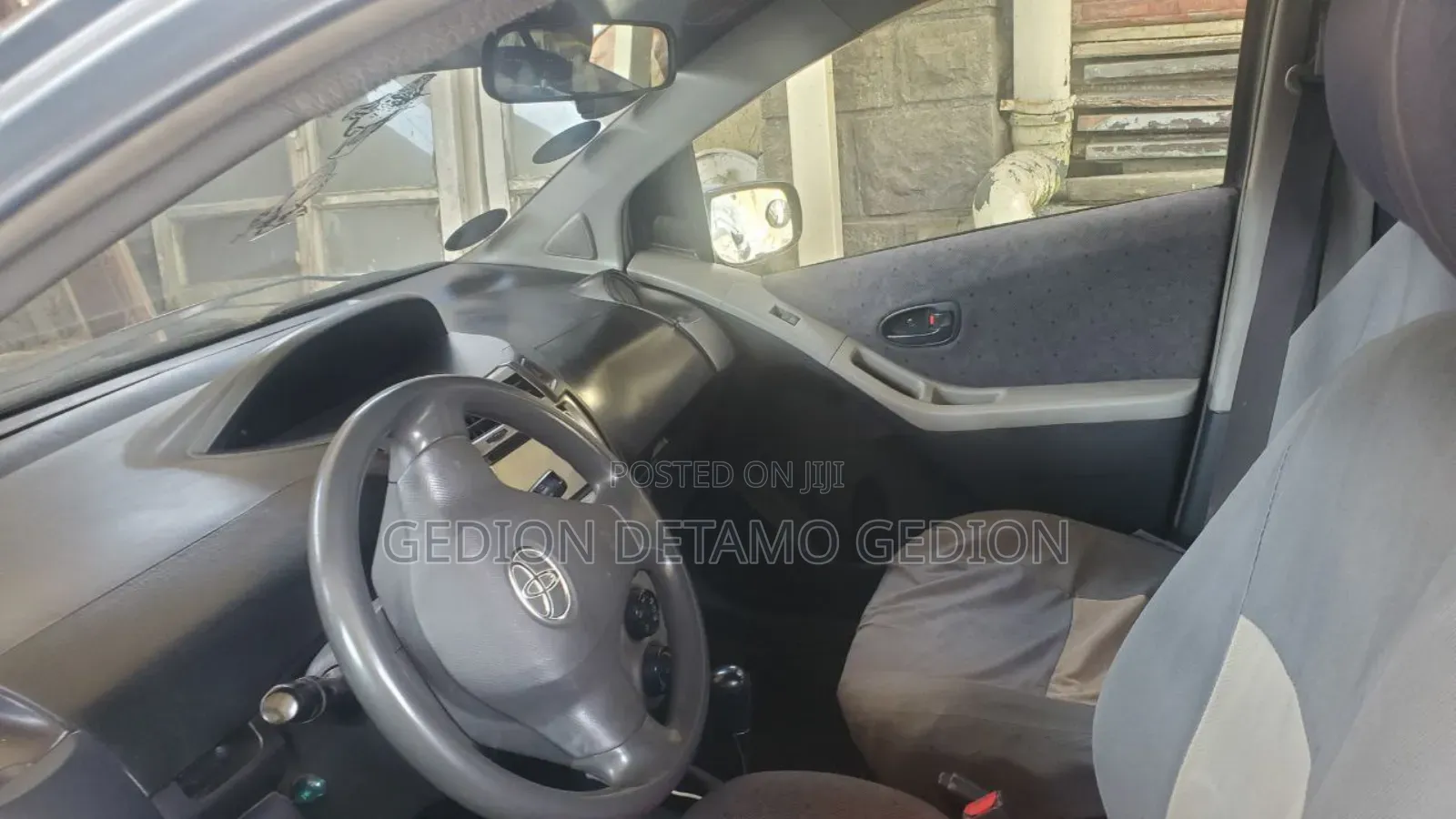 Toyota Yaris 2010 White