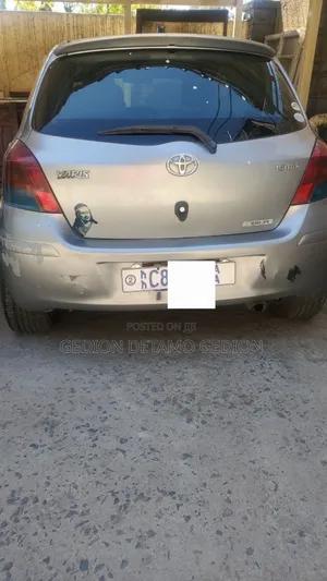 Toyota Yaris 2010 White