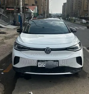 Photo - Volkswagen ID.4 2022 White