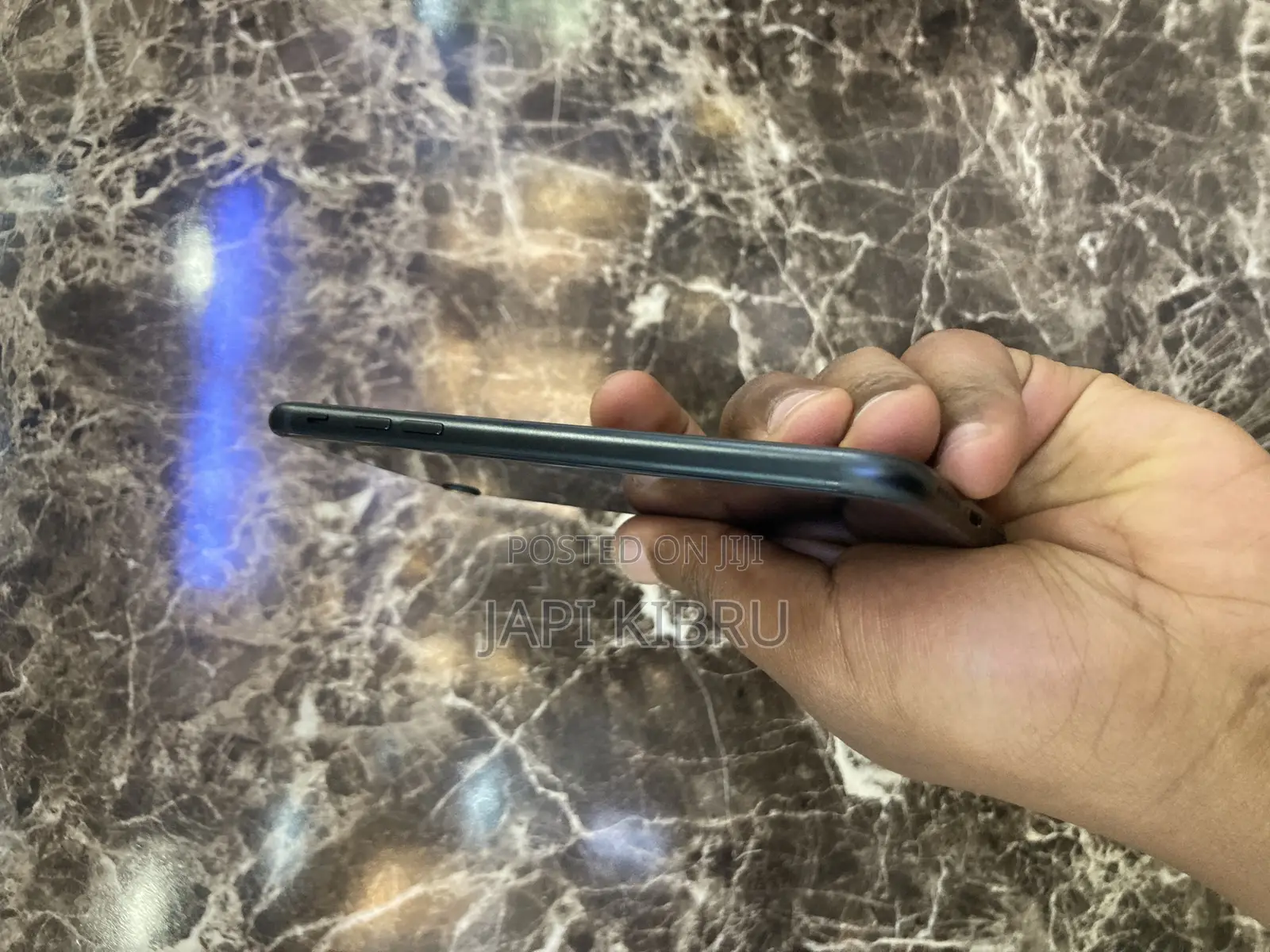 New Apple iPhone SE (2022) 64 GB Blue