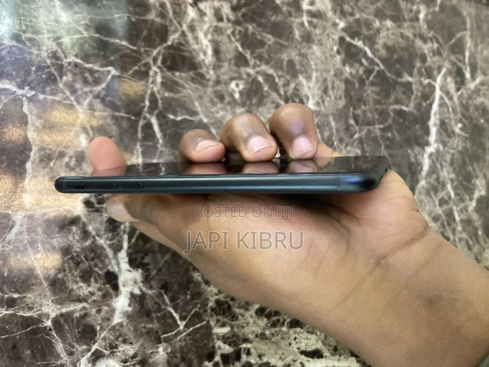 New Apple iPhone SE (2022) 64 GB Blue