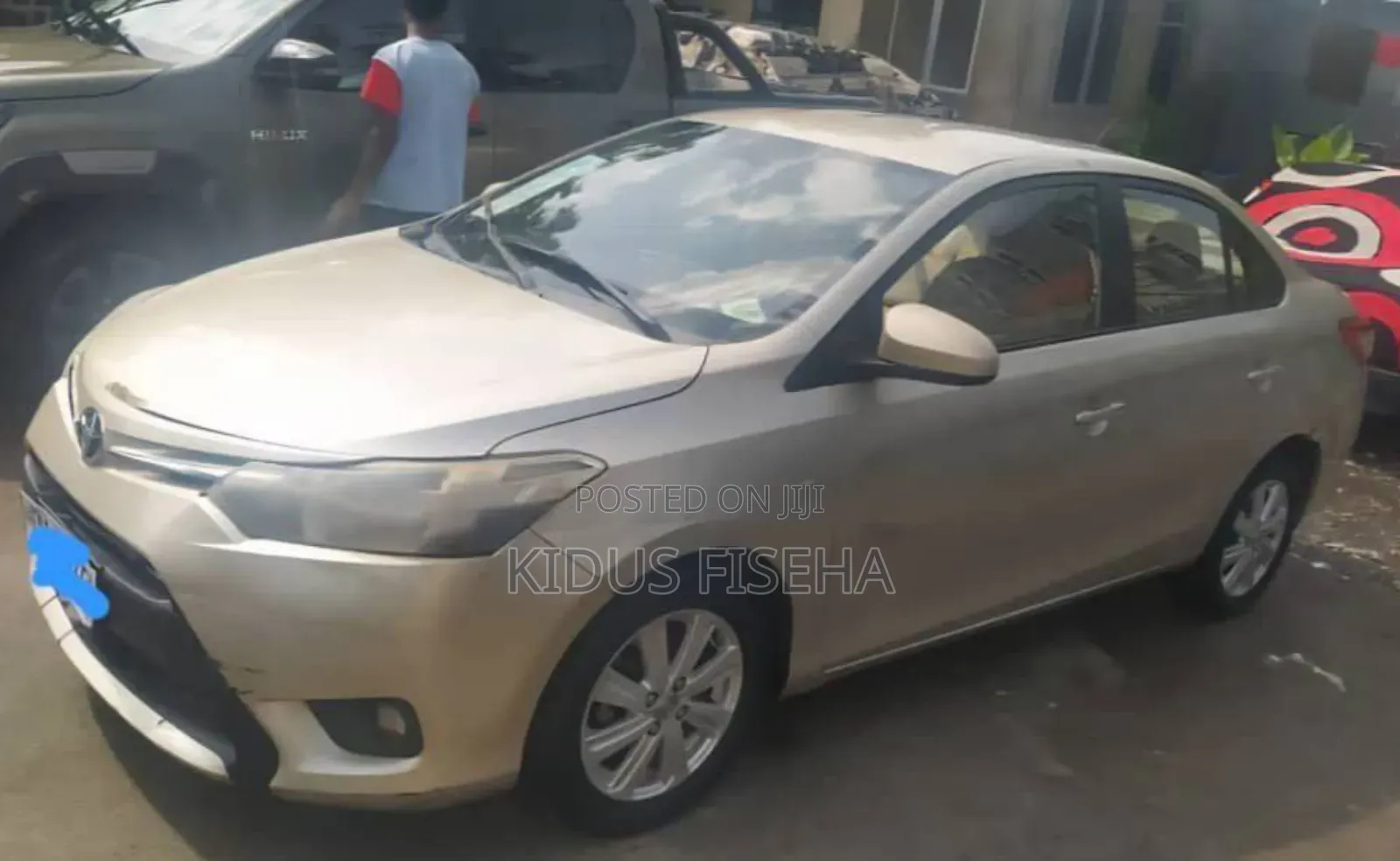 Toyota Yaris 2016 Gold