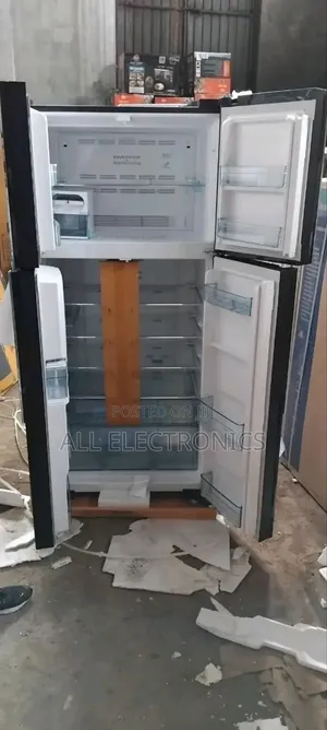 Hitachi 4 Door 710 Refrigerator