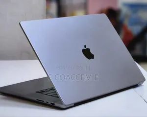 New Laptop Apple MacBook 32GB Apple M1 Max SSD 512GB