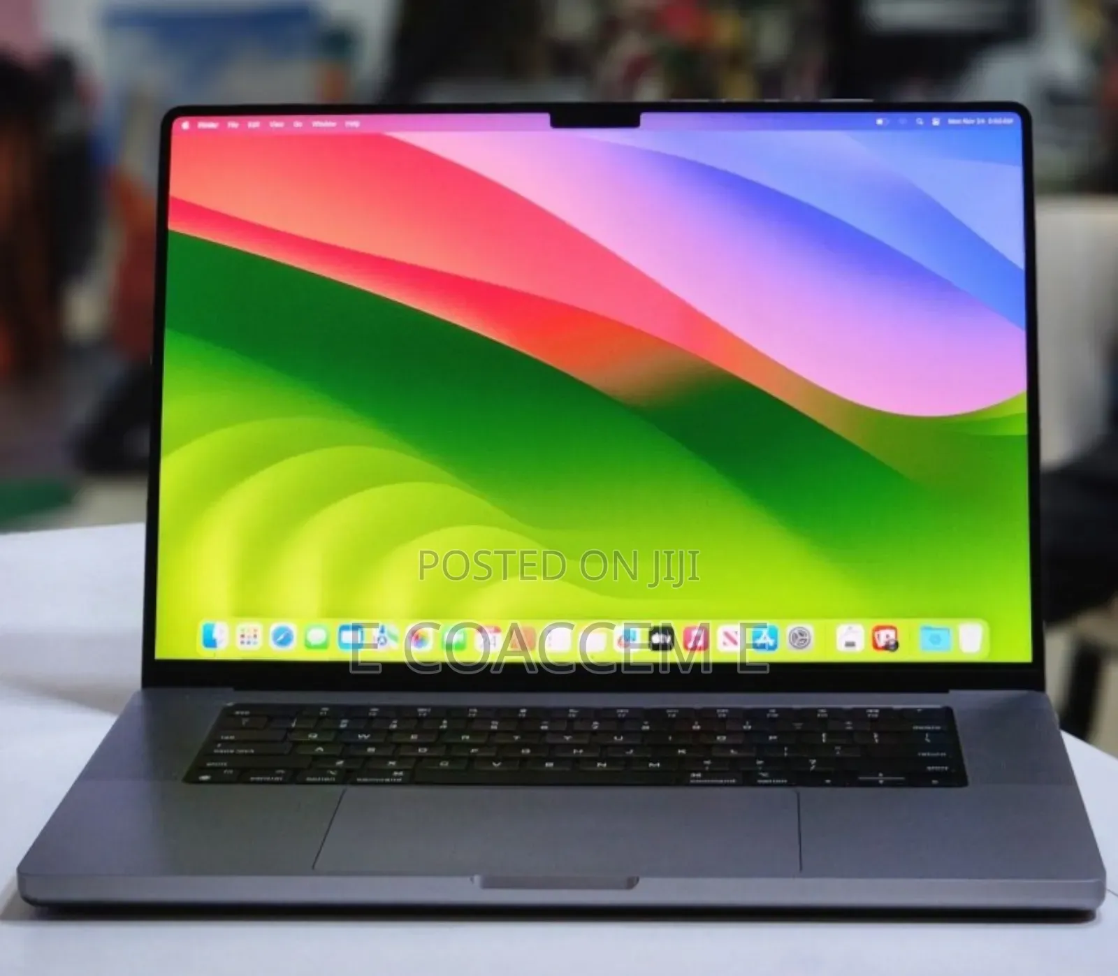 New Laptop Apple MacBook 32GB Apple M1 Max SSD 512GB