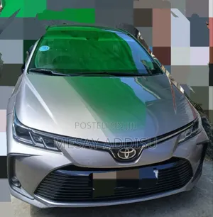 Photo - Toyota Corolla 2022 Silver